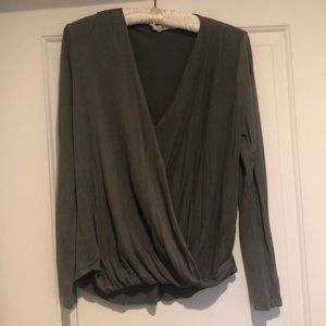 Green On The Road twist front top